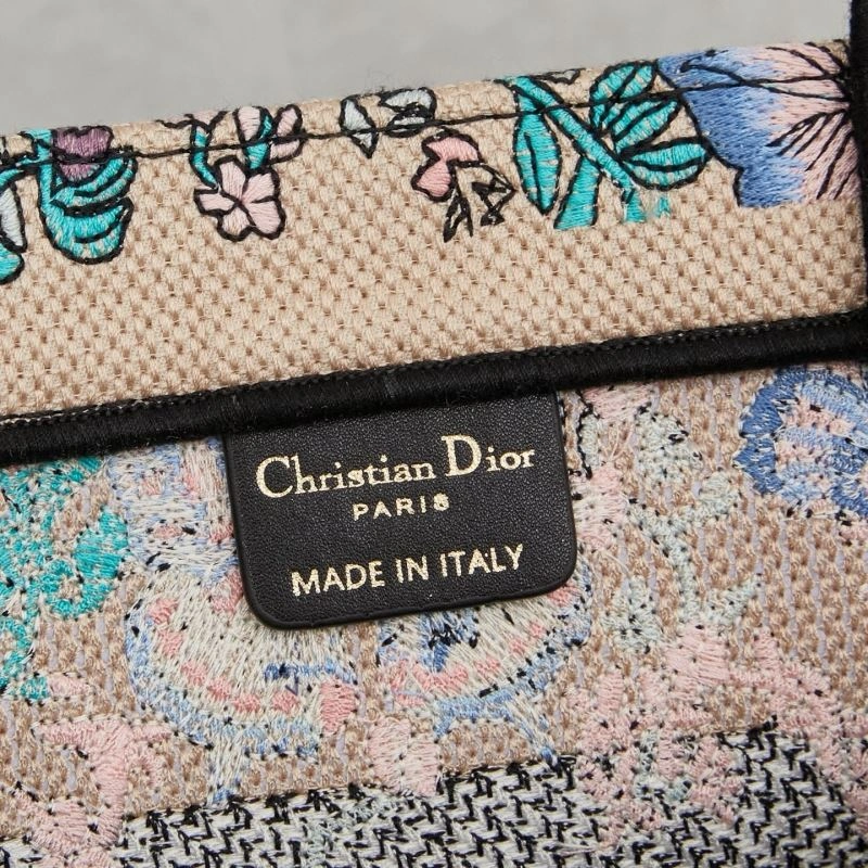 Vibrant Christian Dior Shopping Bags 86190