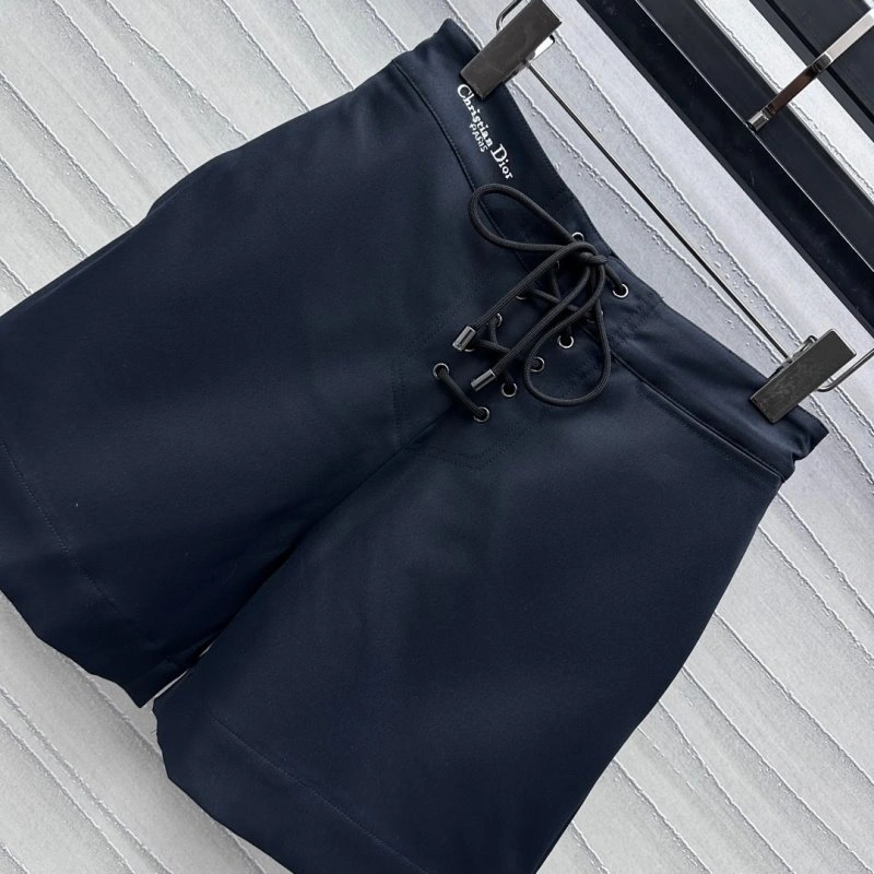 Trendsetting Christian Dior Short Pants 112017