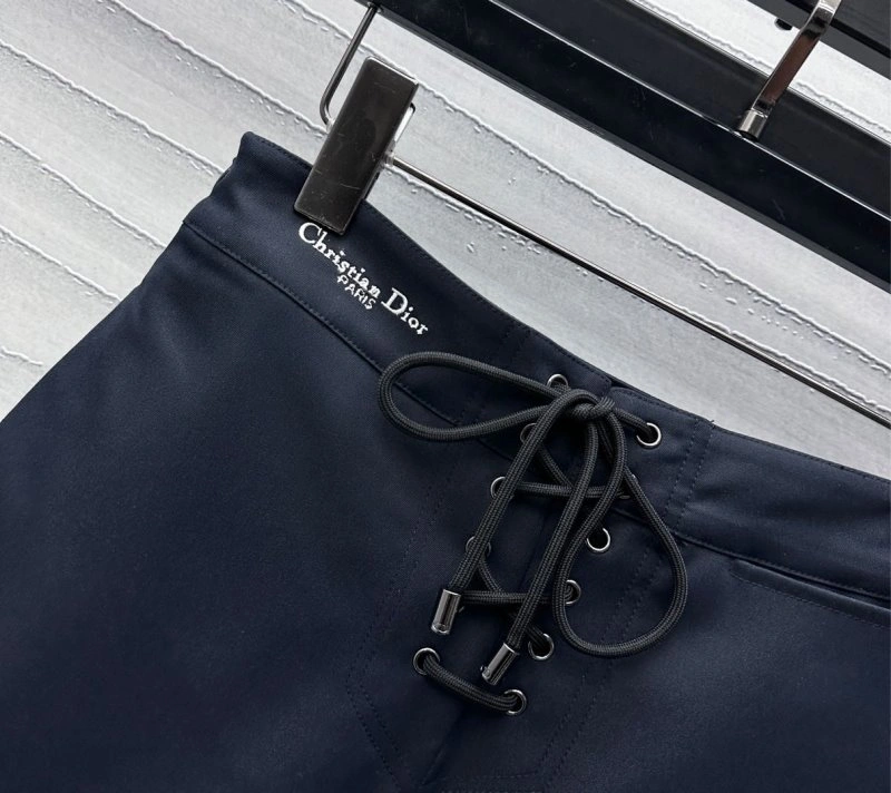 Trendsetting Christian Dior Short Pants 112017