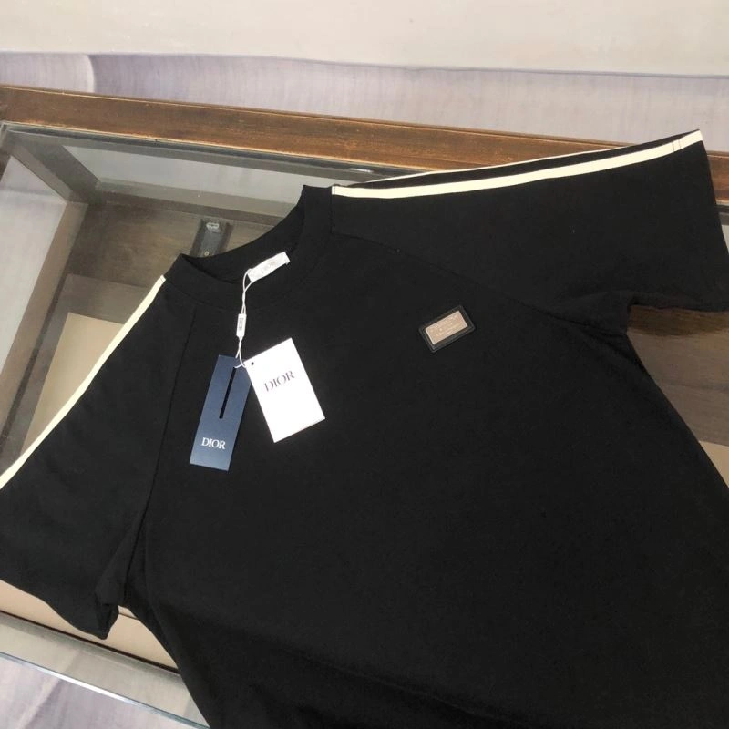 Flexible Christian Dior Short Suits 117708