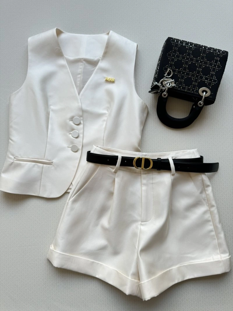 Durable Christian Dior Short Suits 111992