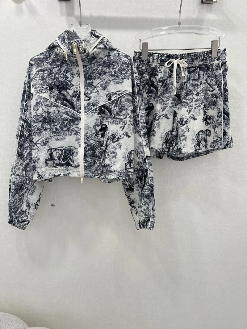 SmoothTexture Christian Dior Short Suits 113686