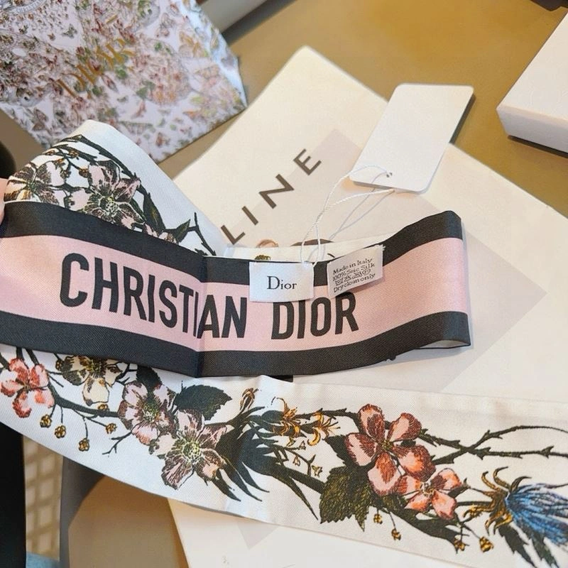 Functional Christian Dior Silk 272366