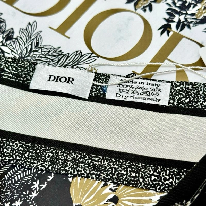 Sophisticated Christian Dior Silk 272362