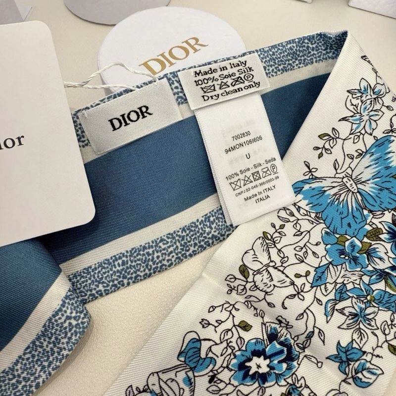 Elegant Christian Dior Silk 272349