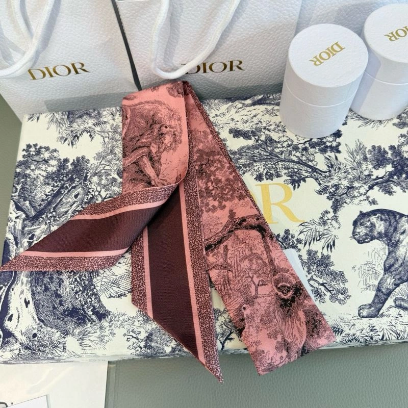 Contemporary Christian Dior Silk 272304