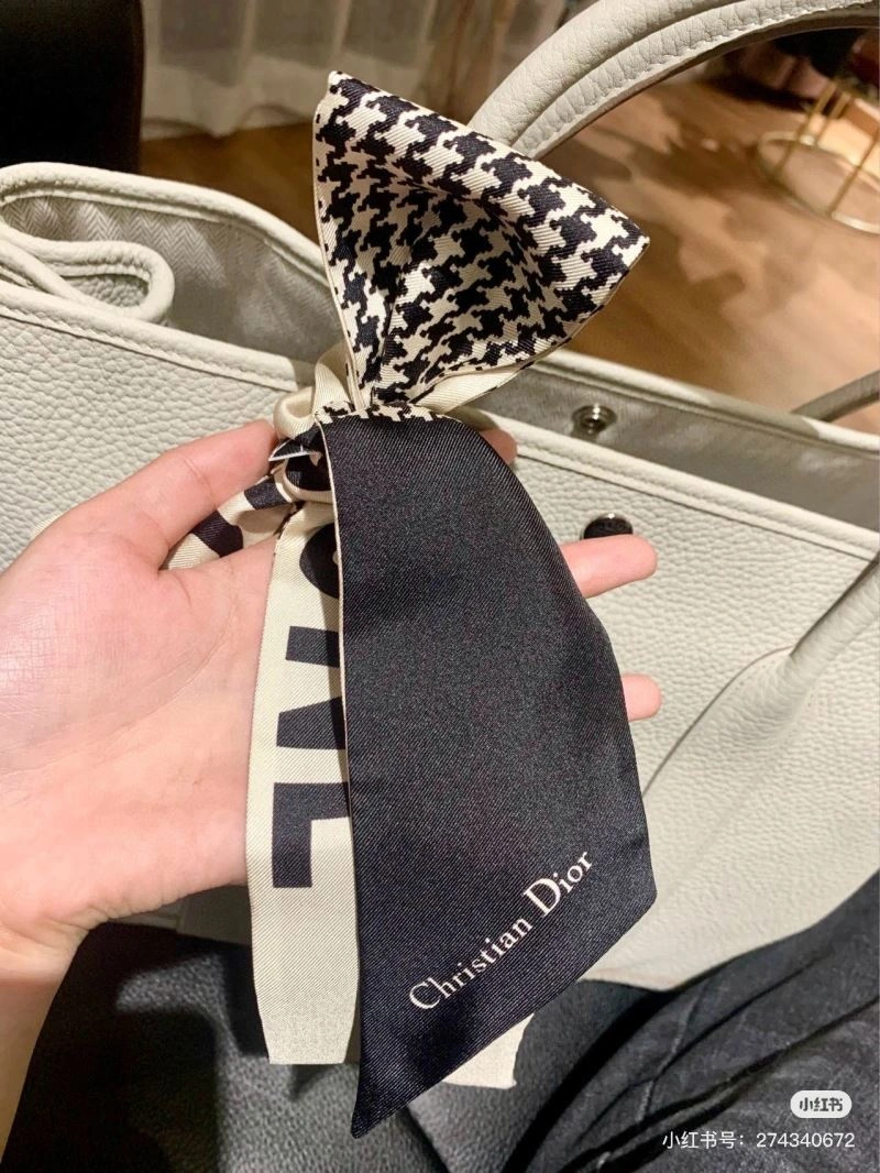 Christian Dior Silk Lightweight 272325