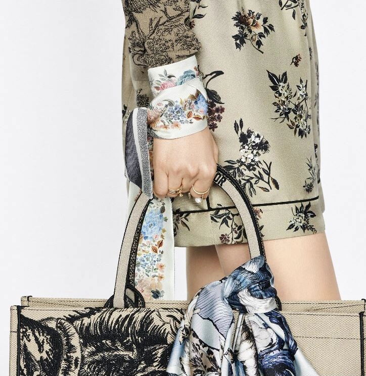 Contemporary Christian Dior Silk 272970