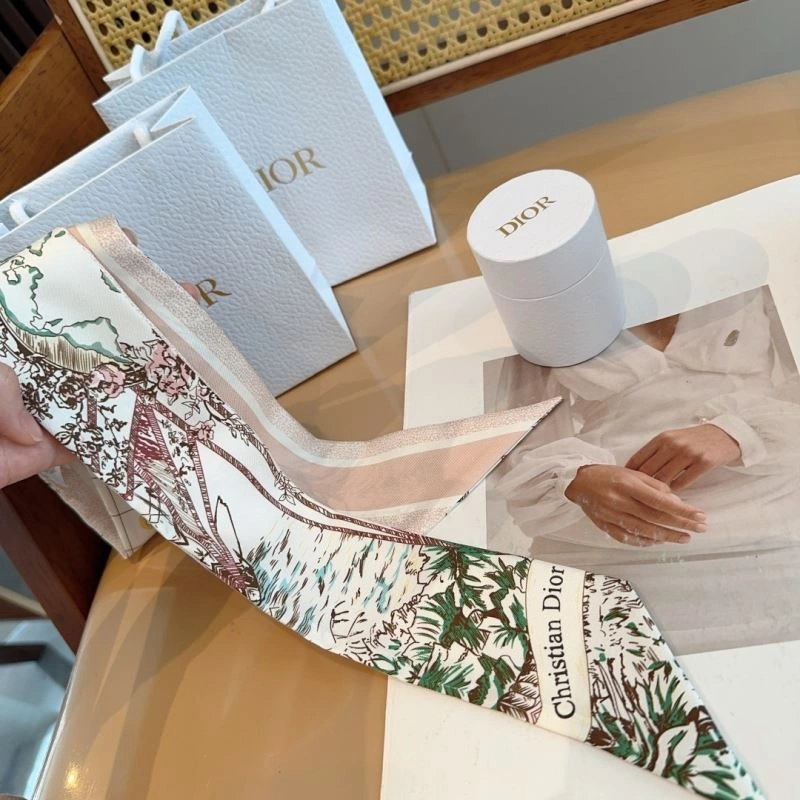 Bold Christian Dior Silk 272947