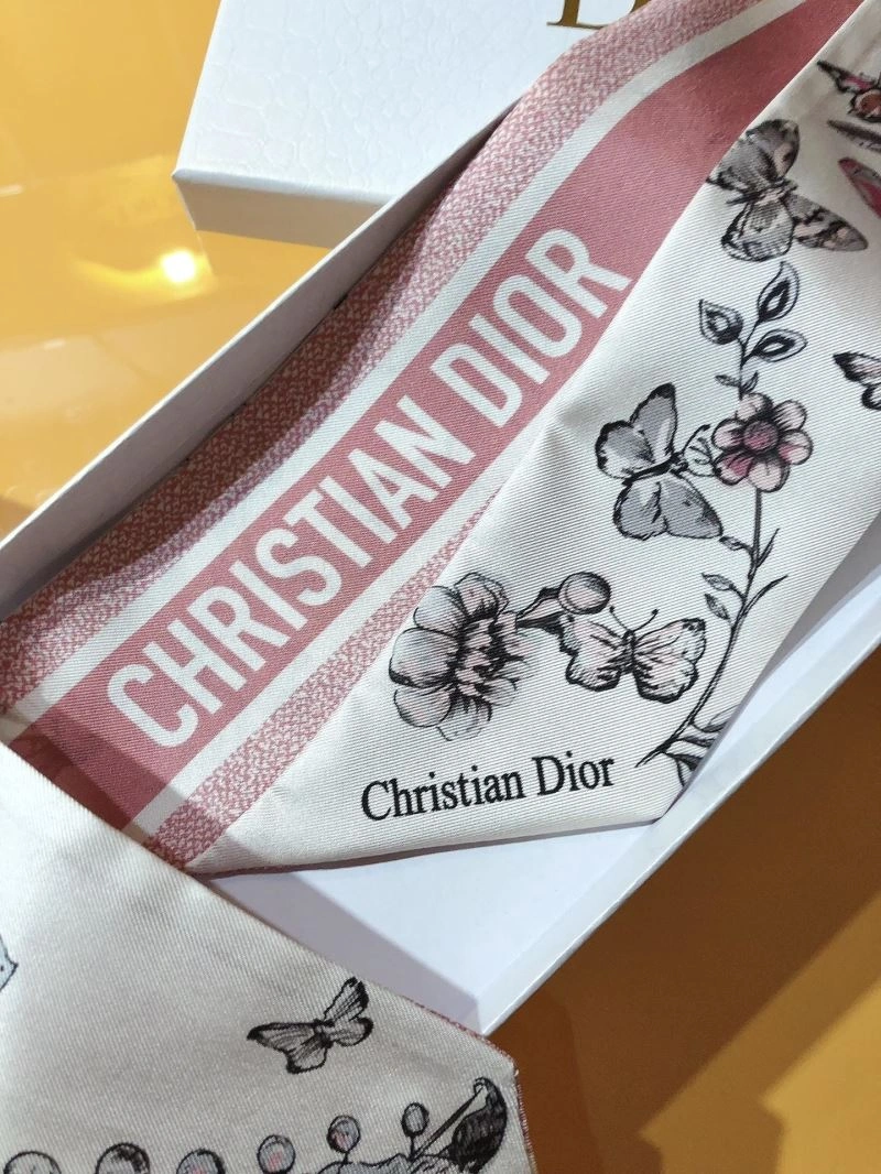 Supportive Christian Dior Silk 272932