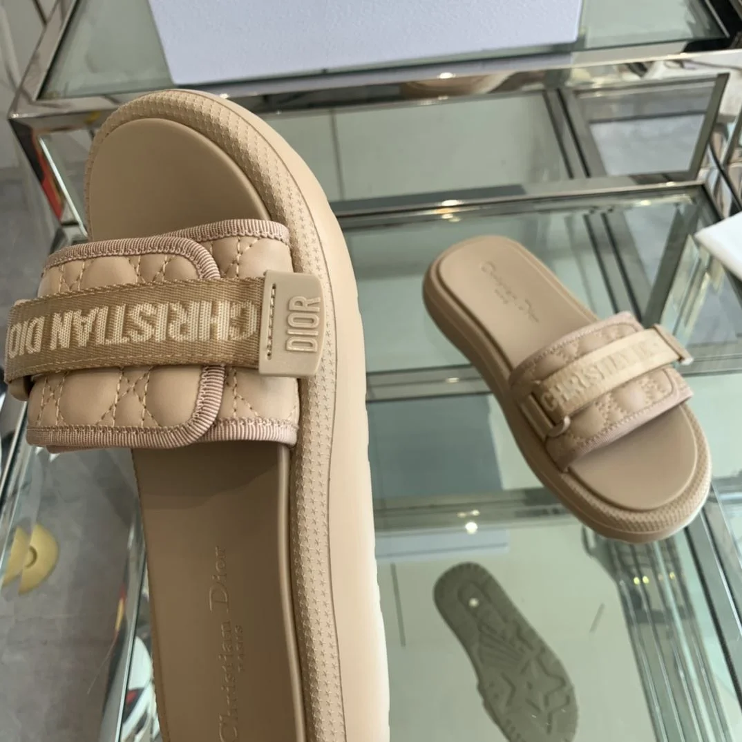 SmoothTexture Christian Dior Slippers 21216
