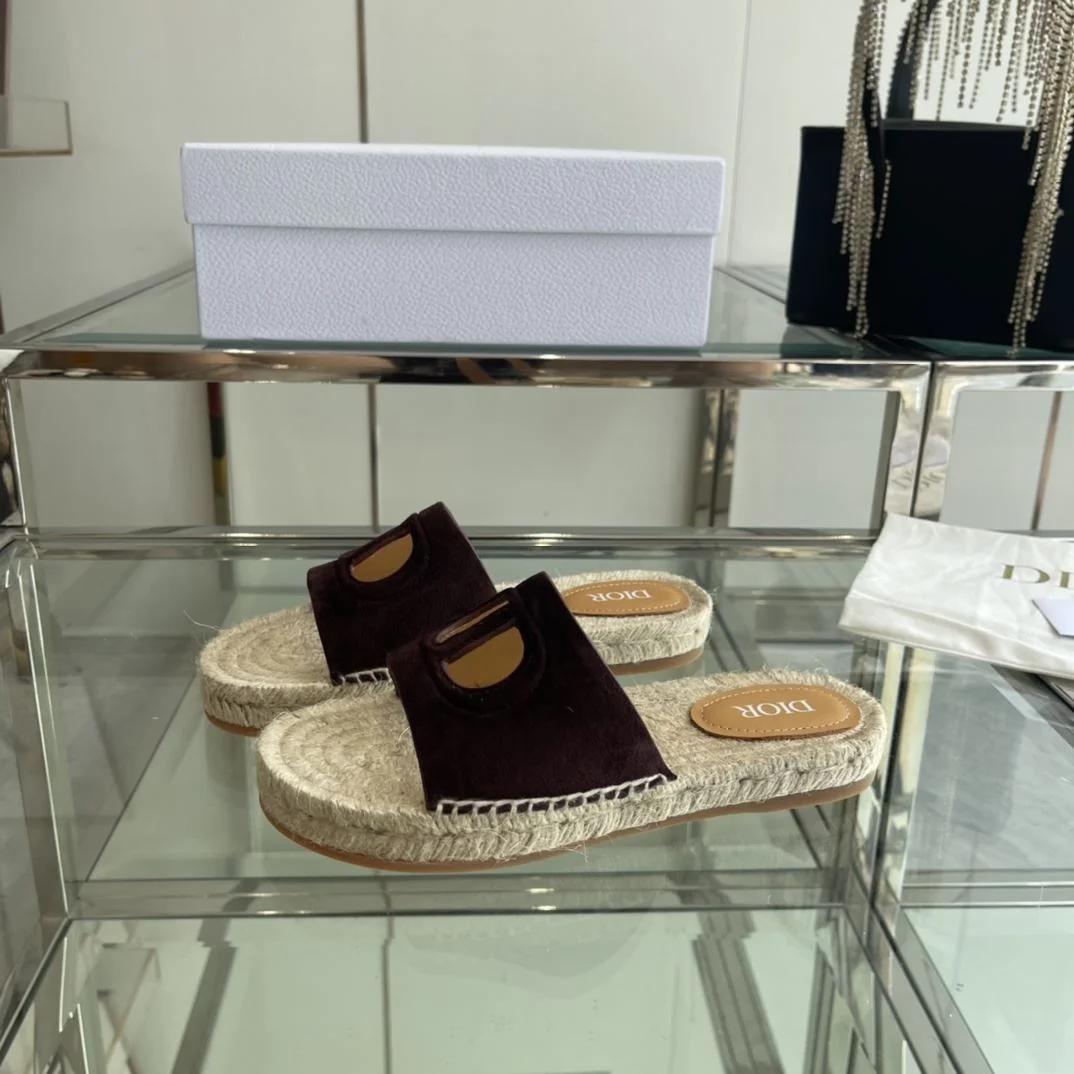 Vibrant Christian Dior Slippers 21132