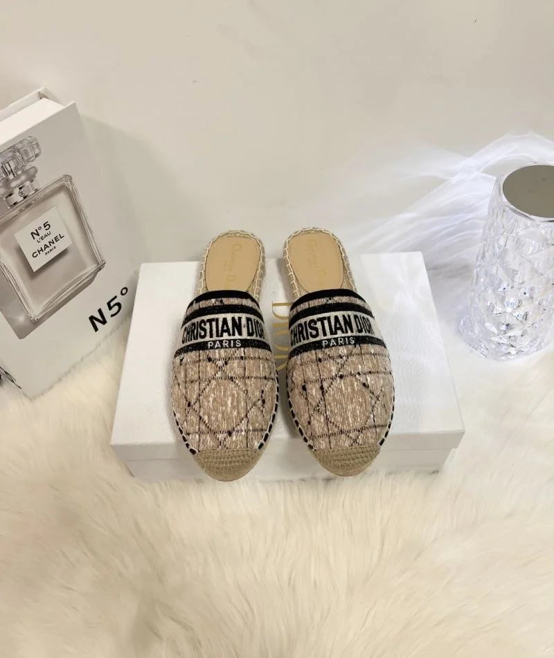 Sophisticated Christian Dior Slippers 21926