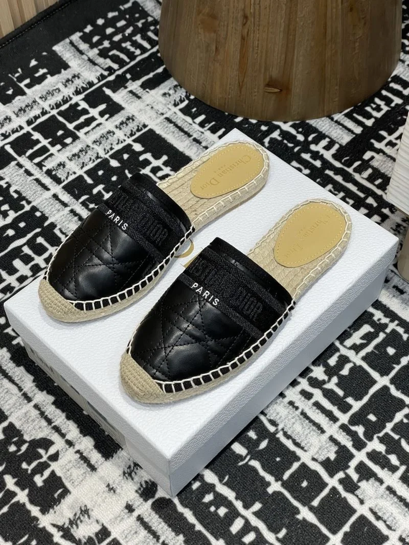 Trendsetting Christian Dior Slippers 21733