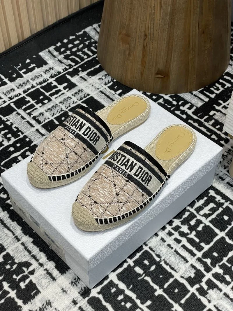Trendsetting Christian Dior Slippers 21742