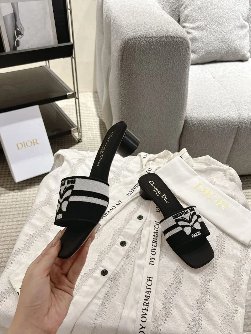 Elegant Christian Dior Slippers 20844