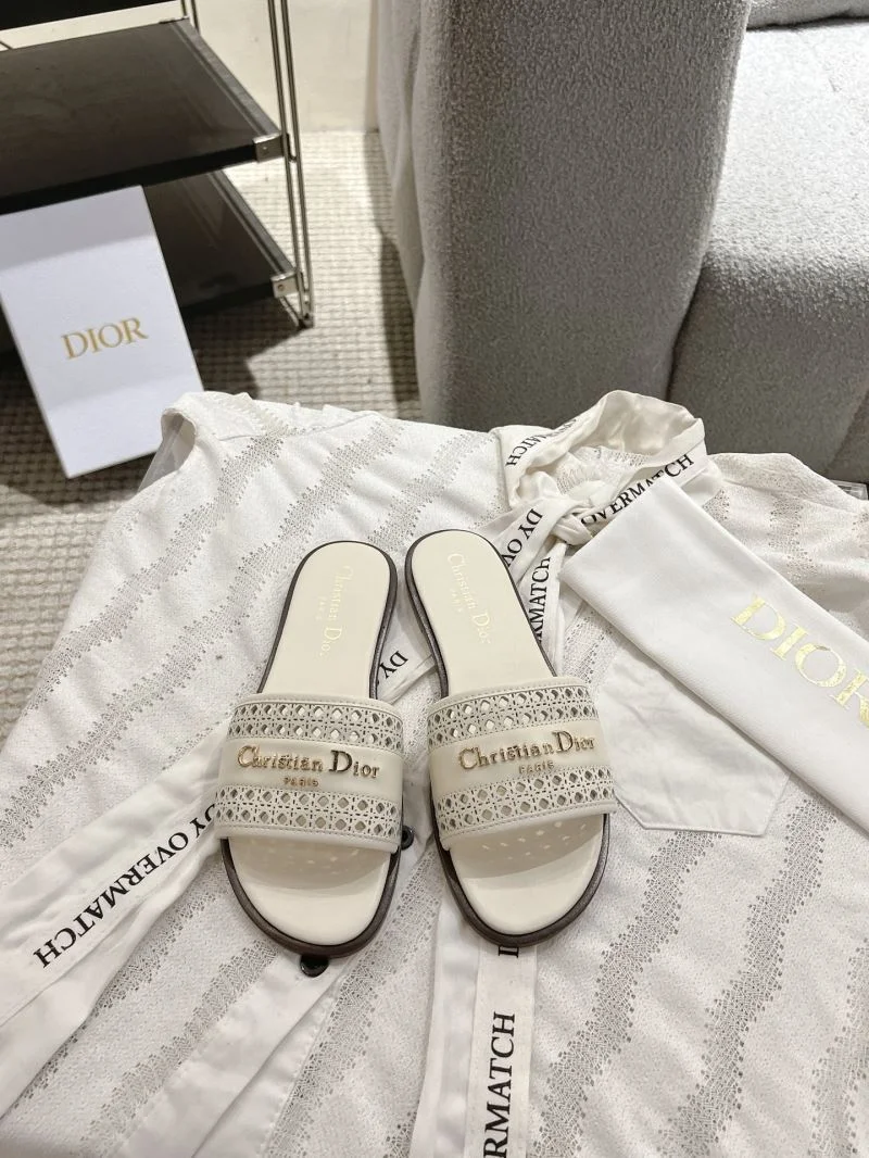 Trendy Christian Dior Slippers 20835