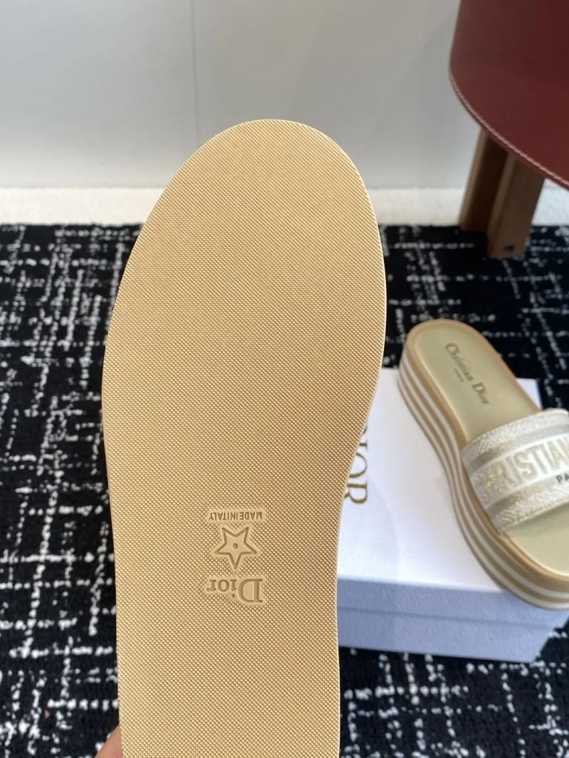 Christian Dior Slippers Refined 20824