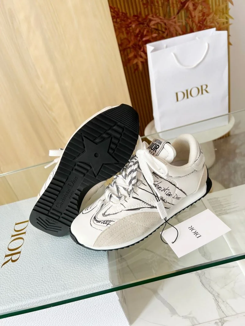 Resilient Christian Dior Sneaker 20461