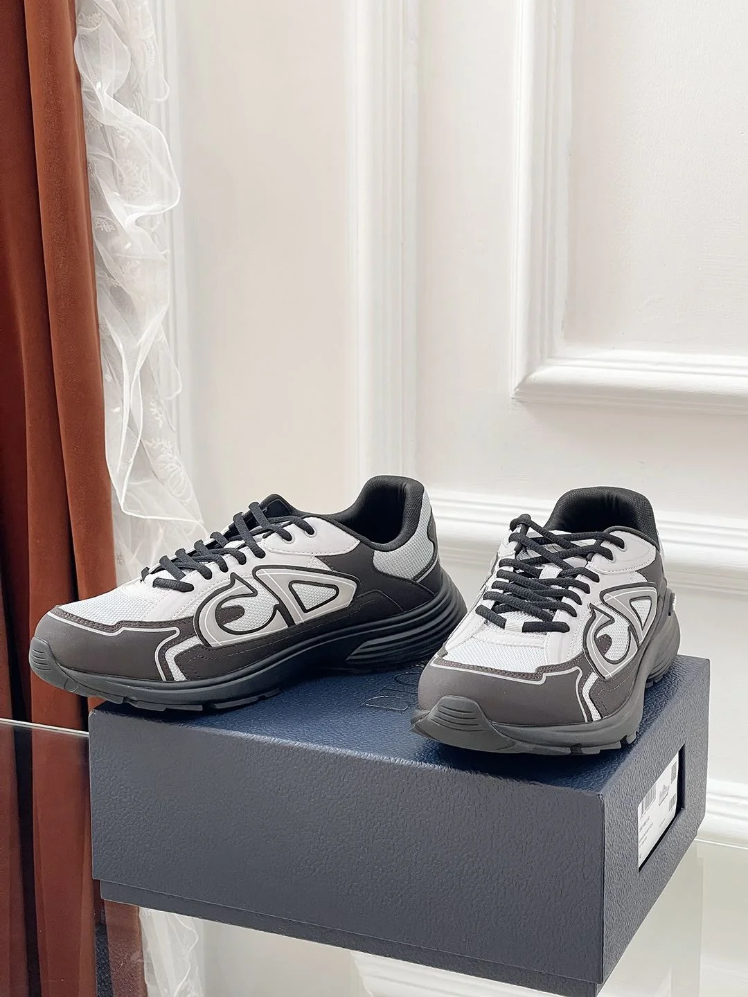 Christian Dior Sneaker Stylish 20443