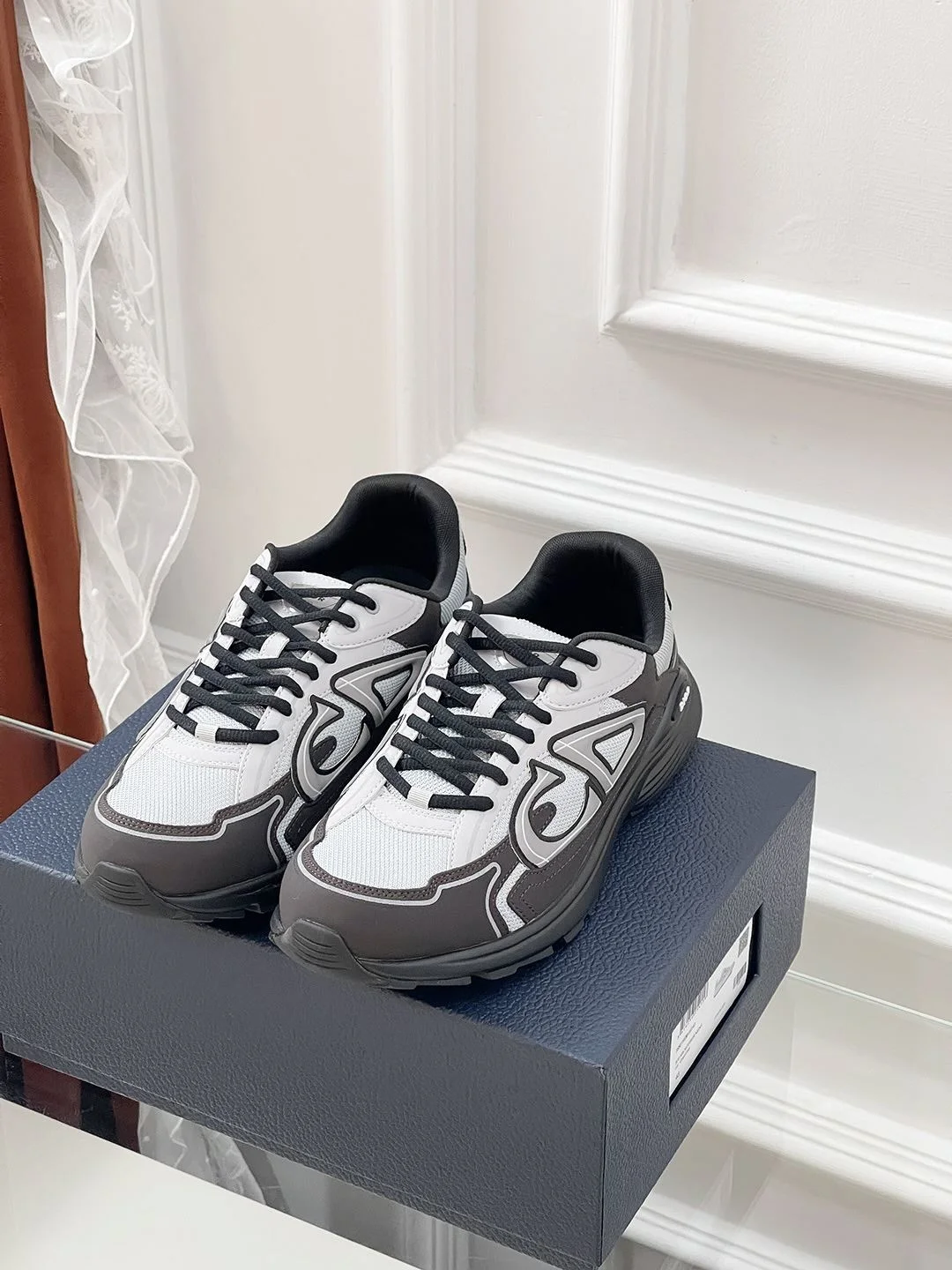 Christian Dior Sneaker Stylish 20443