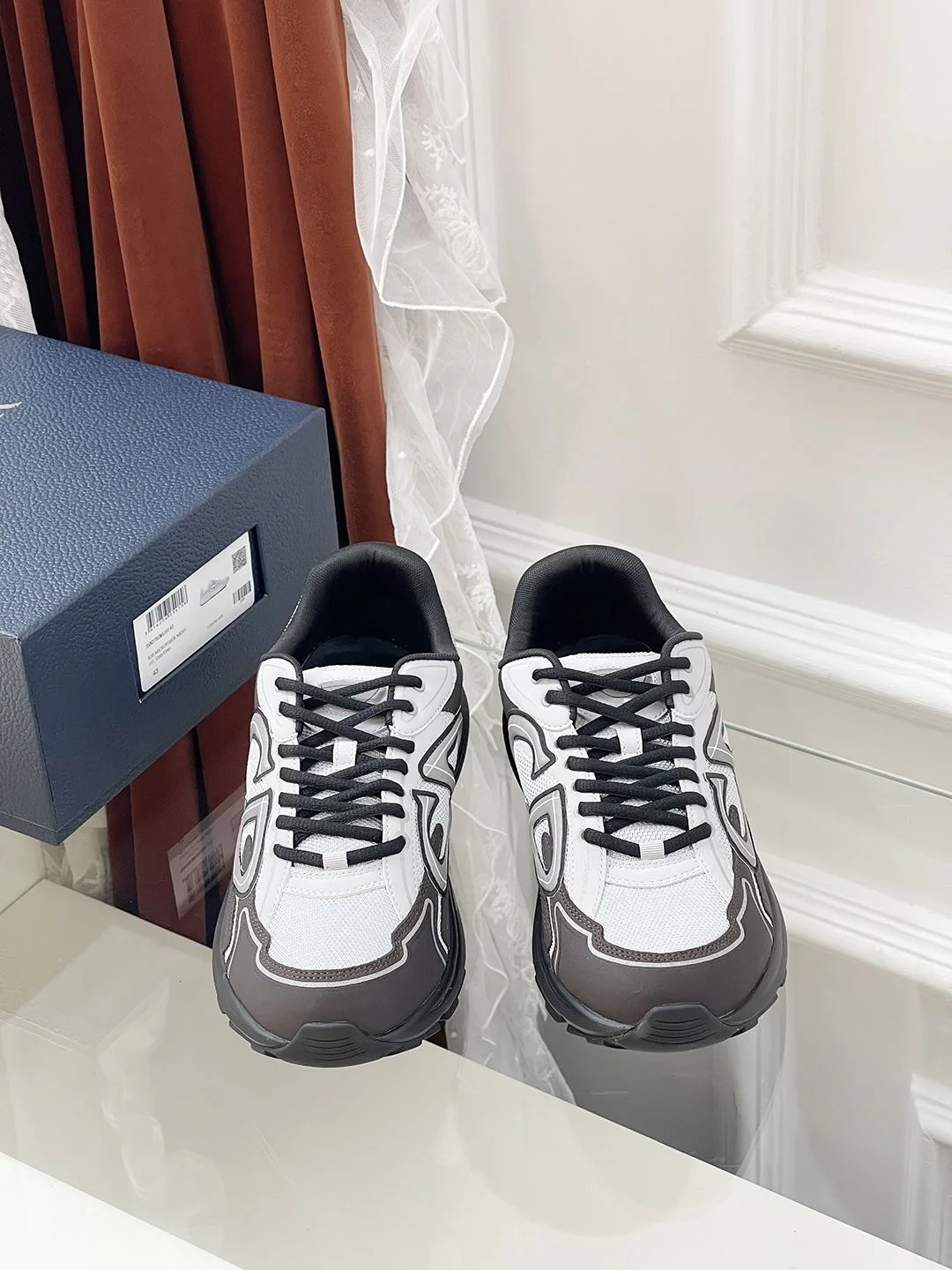 Christian Dior Sneaker Stylish 20443