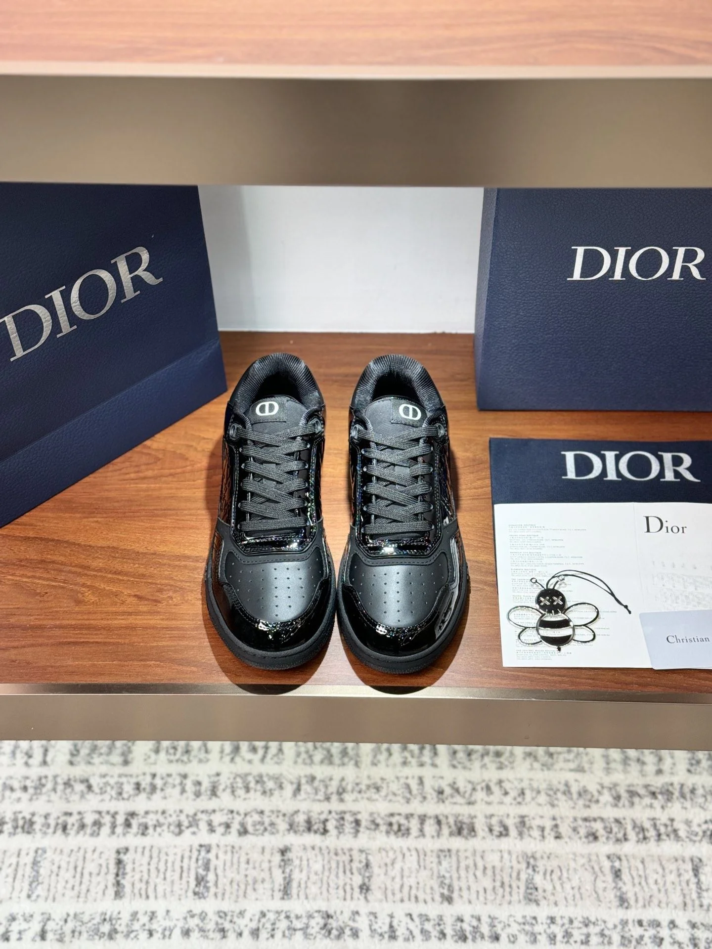RelaxedFit Christian Dior Sneaker 21040