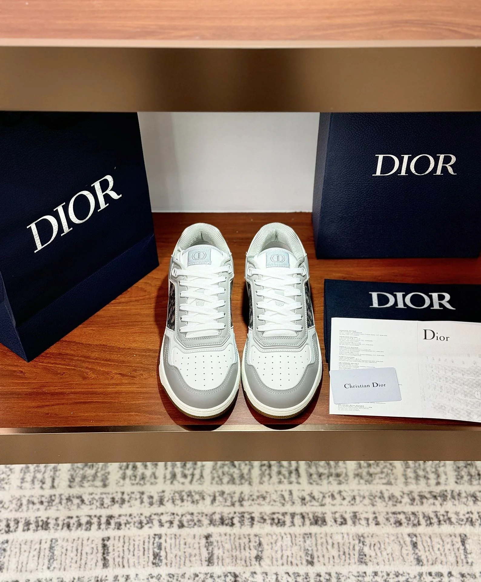Christian Dior Sneaker Sleek 21024