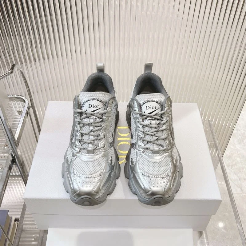 Christian Dior Sneaker Stylish 21701
