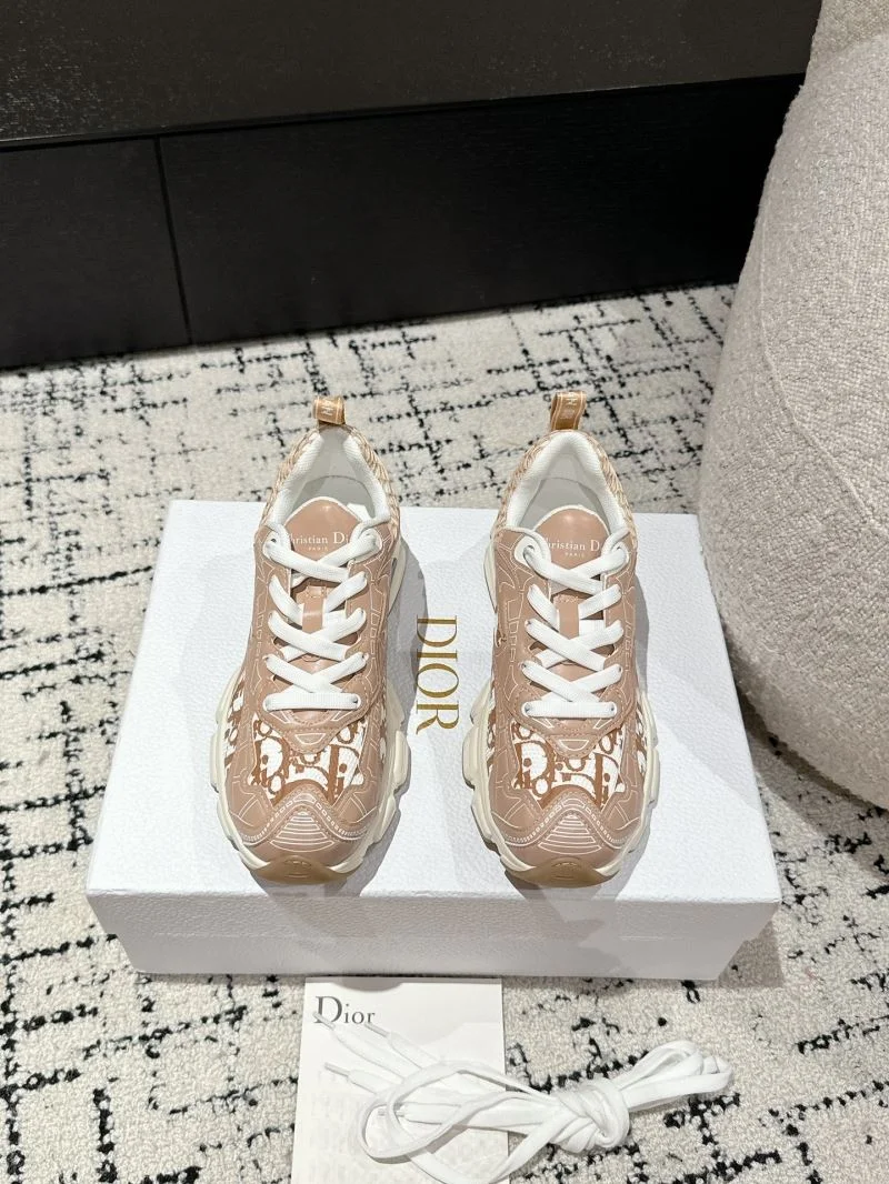 Effortless Christian Dior Sneaker 21689