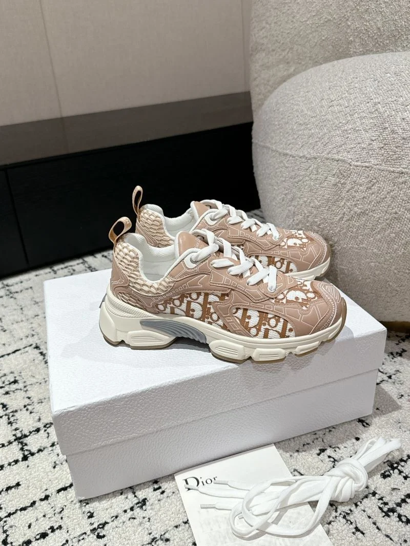 Effortless Christian Dior Sneaker 21689