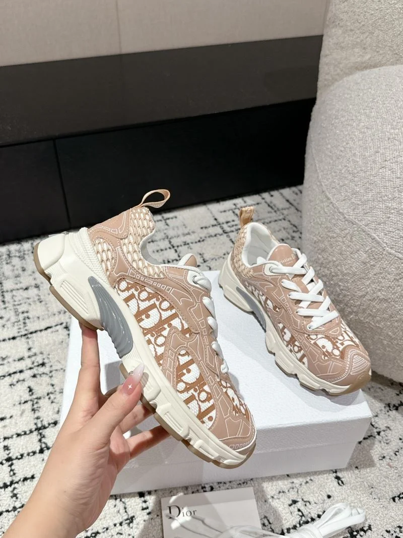 Effortless Christian Dior Sneaker 21689