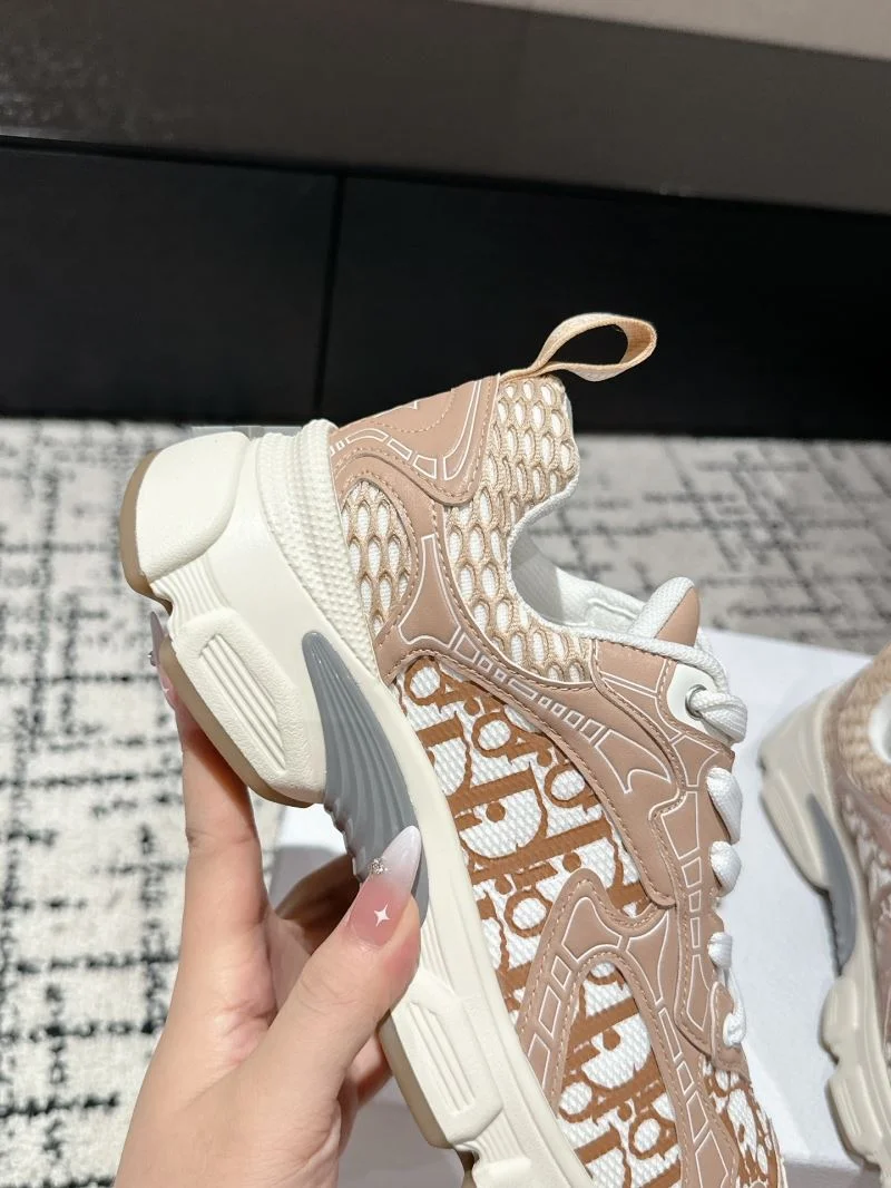 Effortless Christian Dior Sneaker 21689