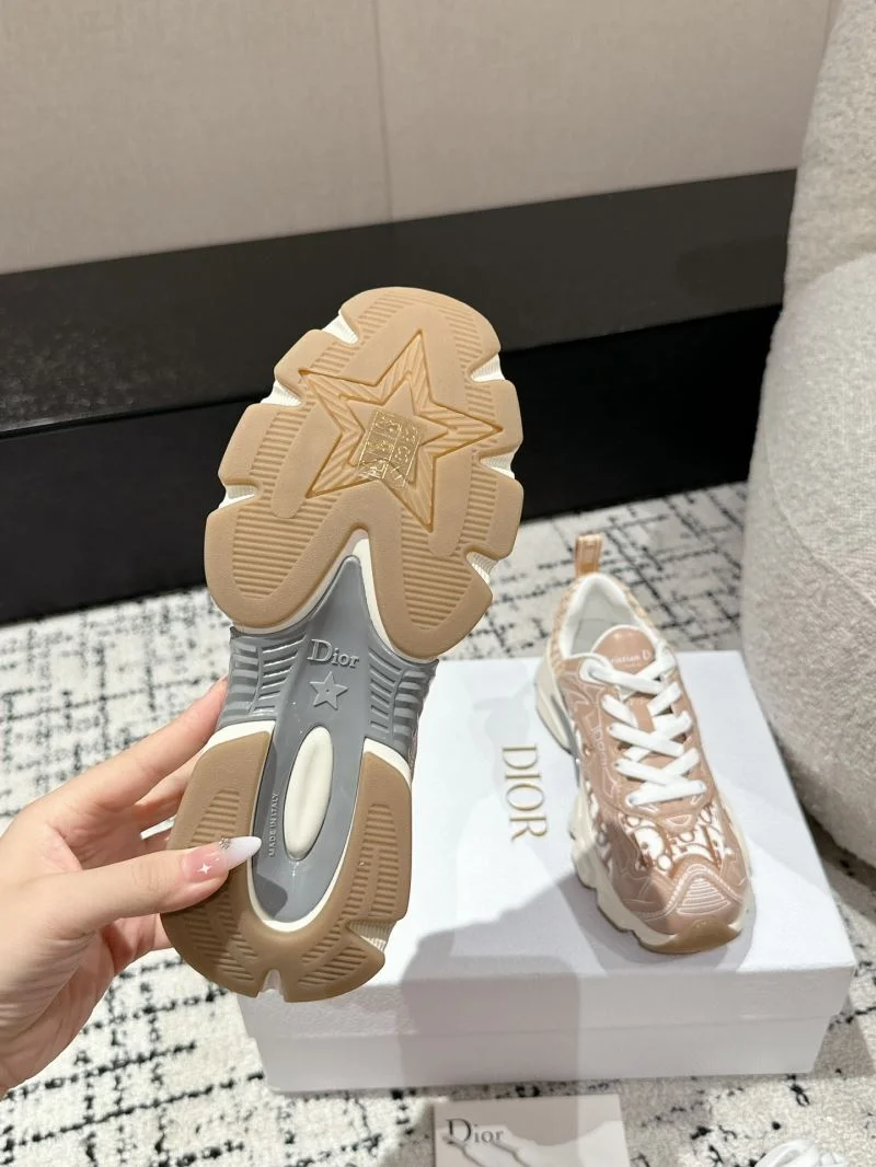 Effortless Christian Dior Sneaker 21689