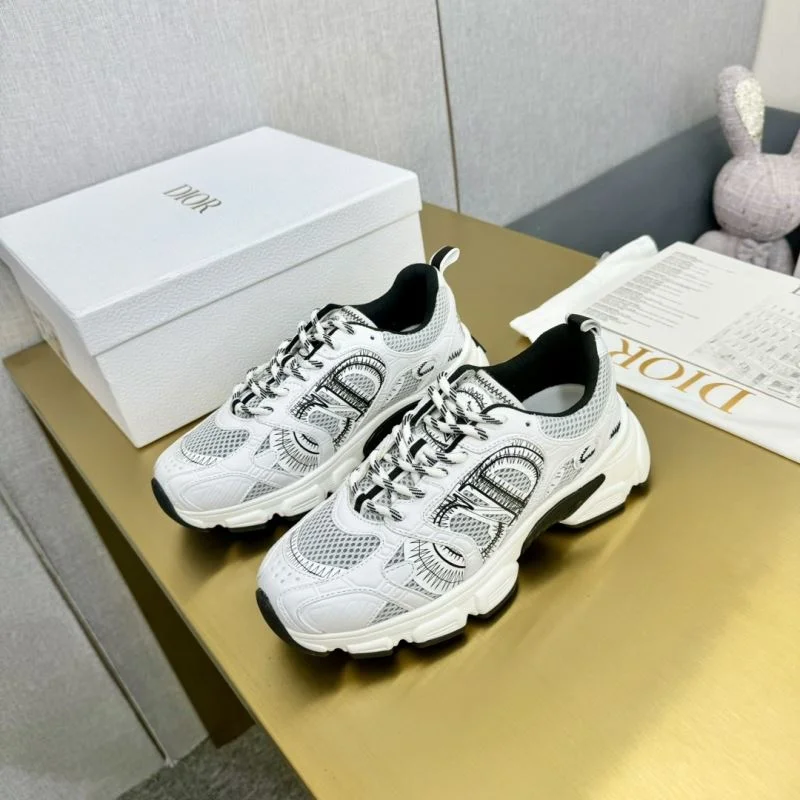 Trendy Christian Dior Sneaker 21345