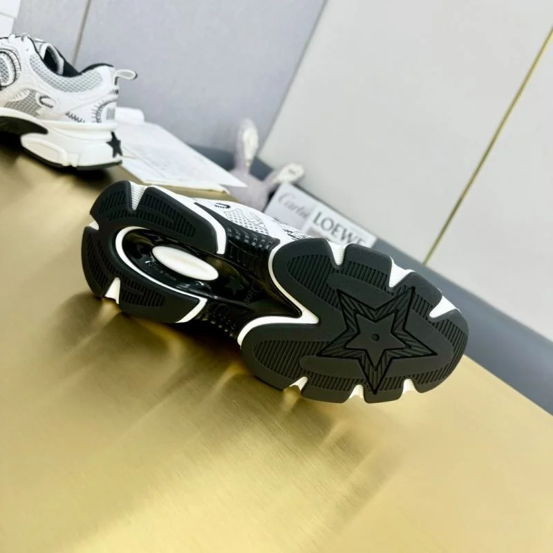 Trendy Christian Dior Sneaker 21345