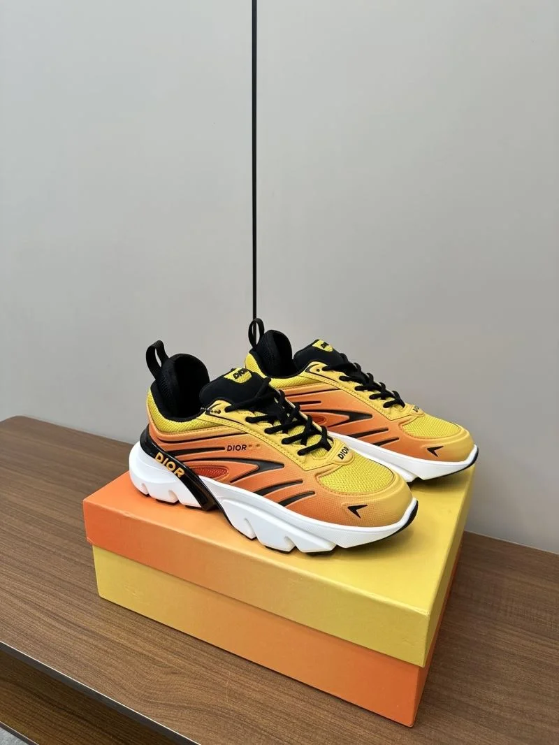 Minimalist Christian Dior Sneaker 22516
