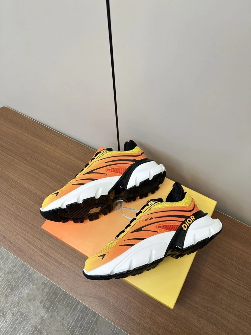 Minimalist Christian Dior Sneaker 22516