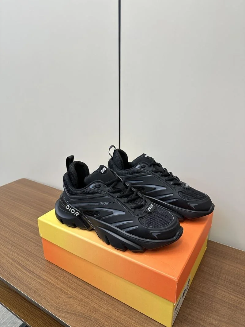 Unisex Christian Dior Sneaker 22512