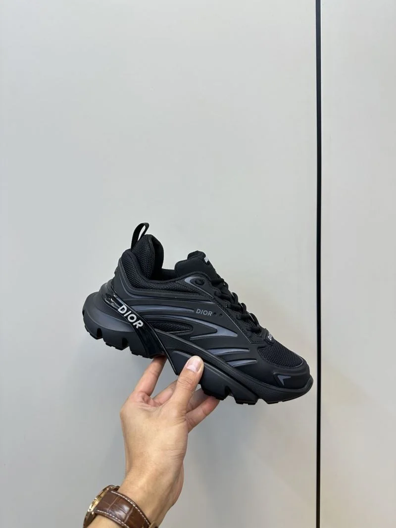 Unisex Christian Dior Sneaker 22512
