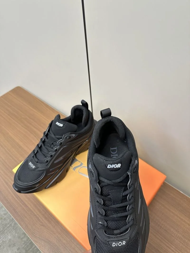 Unisex Christian Dior Sneaker 22512