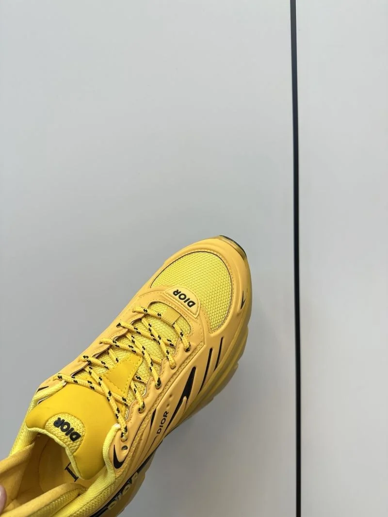 Comfortable Christian Dior Sneaker 22500