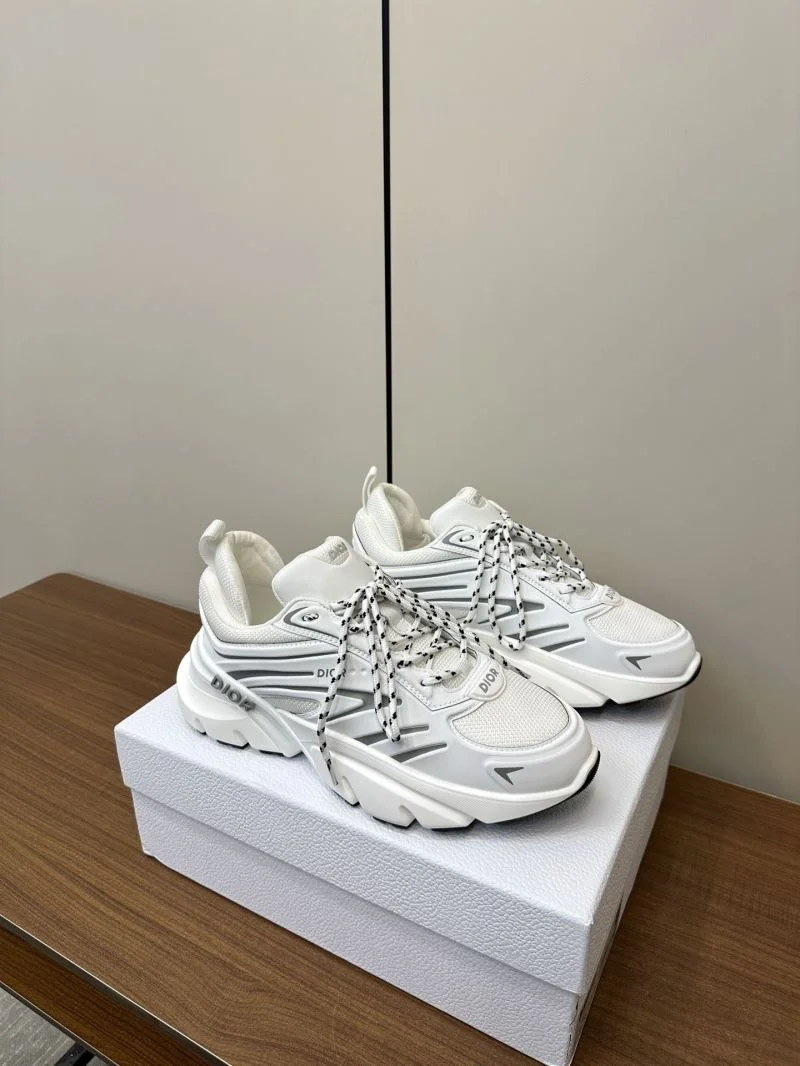 Resilient Christian Dior Sneaker 22497