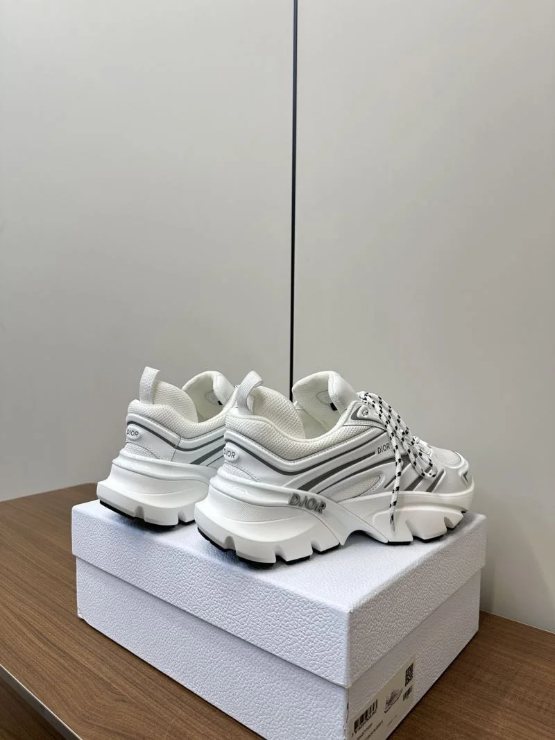 Resilient Christian Dior Sneaker 22497