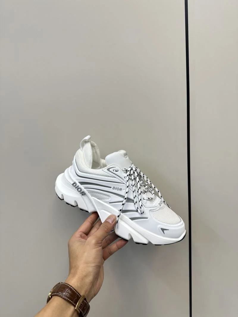 Resilient Christian Dior Sneaker 22497