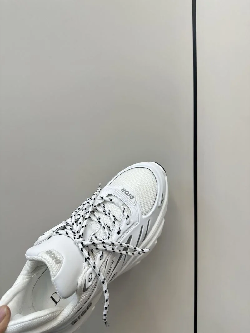 Resilient Christian Dior Sneaker 22497