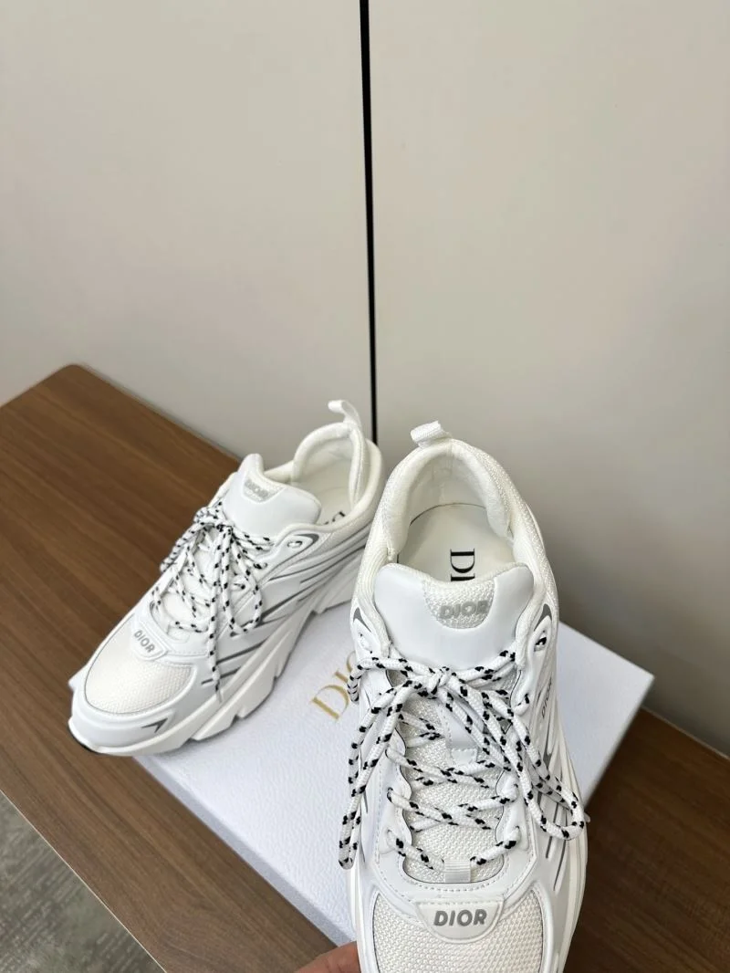 Resilient Christian Dior Sneaker 22497