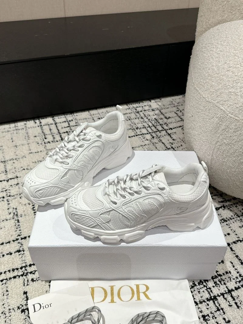 Minimalist Christian Dior Sneaker 20789