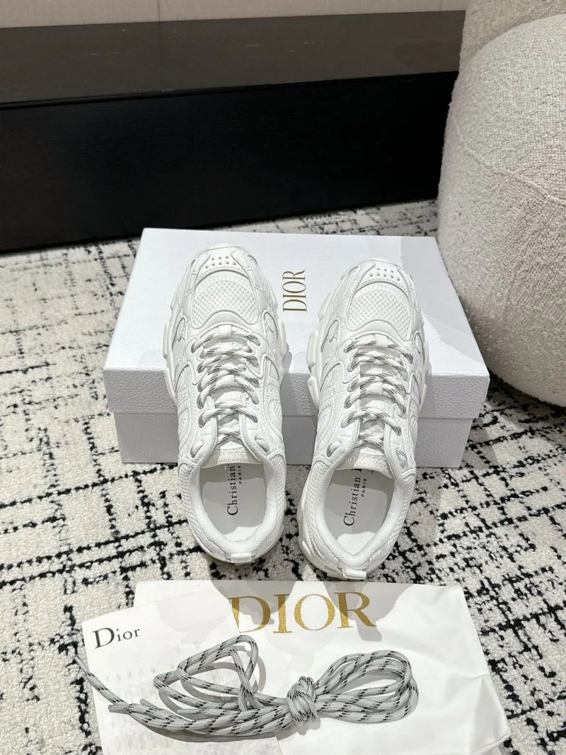 Minimalist Christian Dior Sneaker 20789