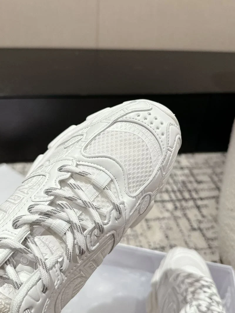 Minimalist Christian Dior Sneaker 20789